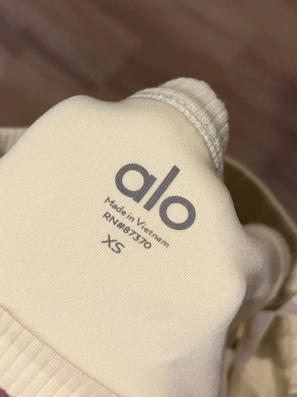 ALO Yoga Wellness Sports Bra in Light Green